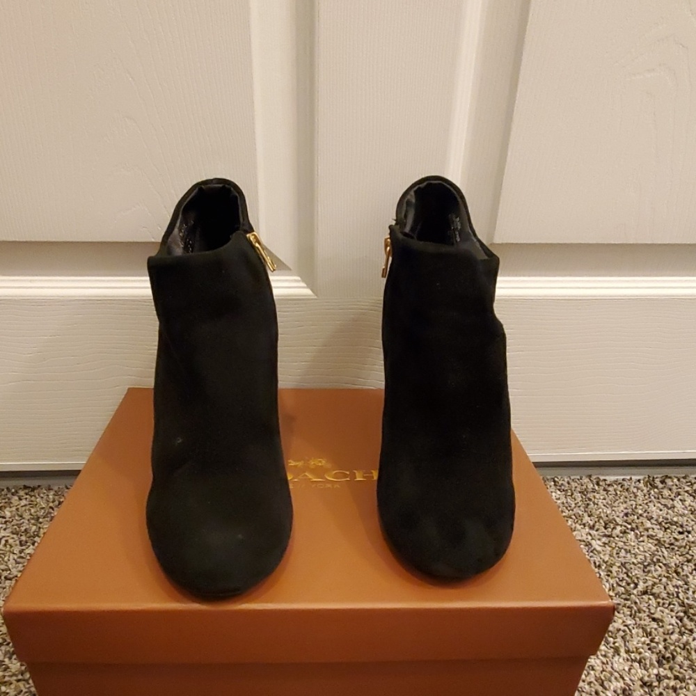 Steven Madden Black Booties